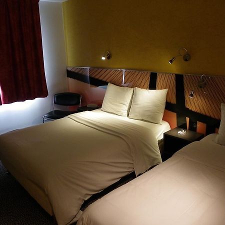 Hotel Logitel Saint-Doulchard エクステリア 写真