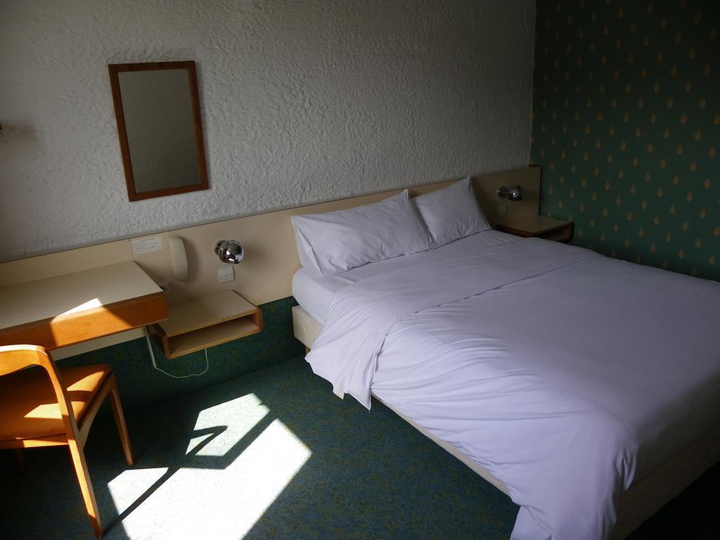Hotel Logitel Saint-Doulchard エクステリア 写真