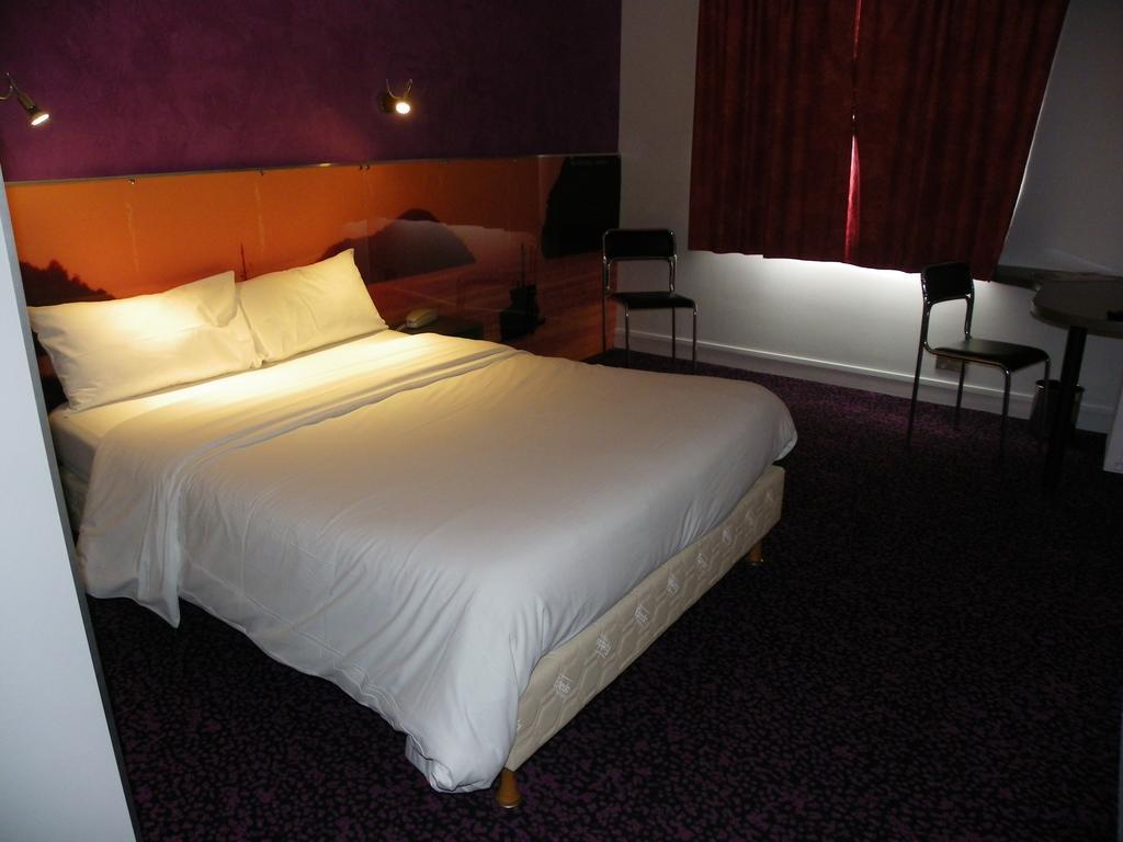 Hotel Logitel Saint-Doulchard 部屋 写真